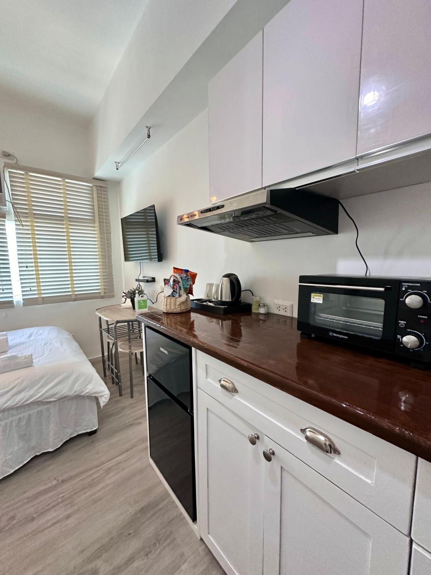 Studio One Condominium, Alabang - Bluu - Fiber Wi-Fi, Netflix-Ready Muntinlupa City Dış mekan fotoğraf