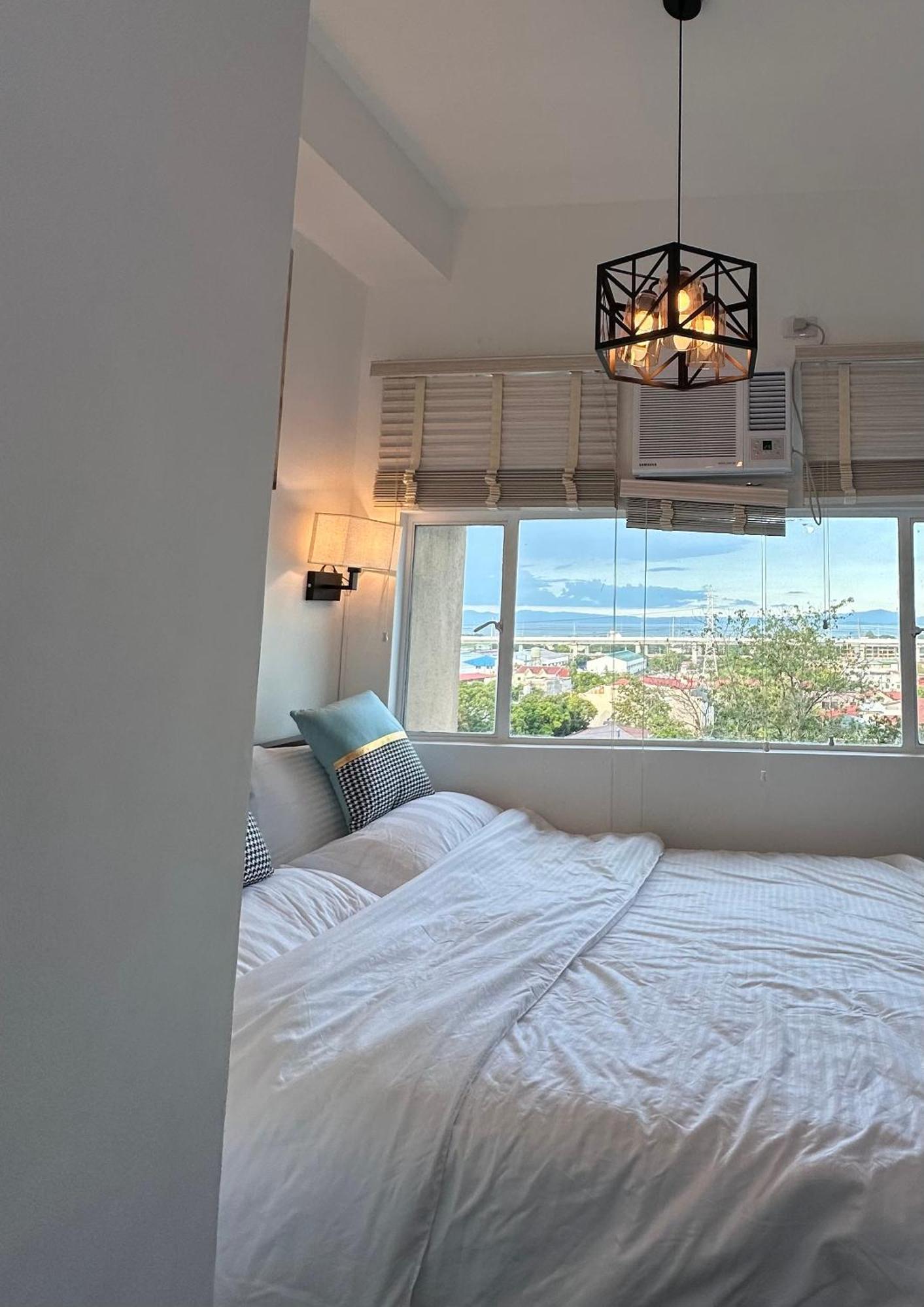 Studio One Condominium, Alabang - Bluu - Fiber Wi-Fi, Netflix-Ready Muntinlupa City Dış mekan fotoğraf
